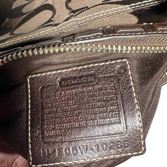21. COACH Hampton Signature Crossbody Bag W/ hangtag - Picture 8 of 13